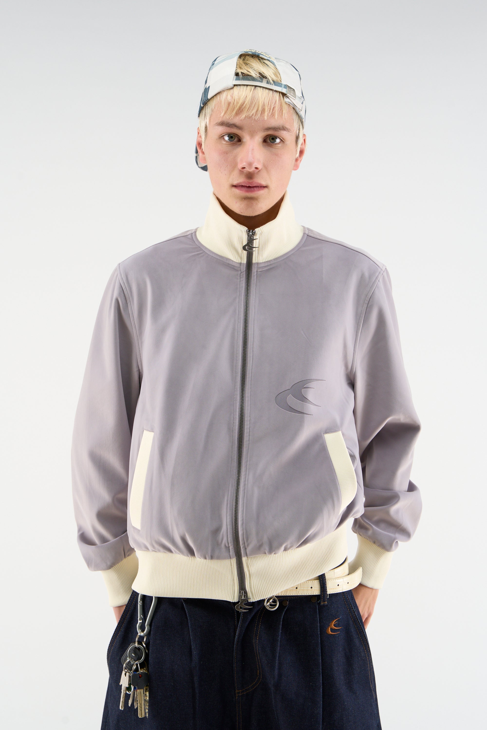 Snow Light Grey Zipper